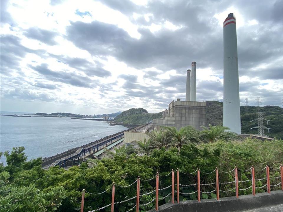 台電有意在基隆外木山海岸填海造陸興建第四天然氣接收站，外傳環境部有意於近期重啟四接環評會議，新科立委林沛祥表示，他反對興建四接，理由是會影響基隆港的航道安全。（張志康攝）