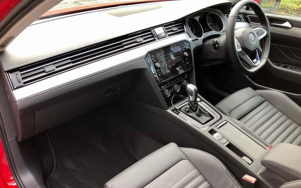 VW Passat GTE long-term test - interior 