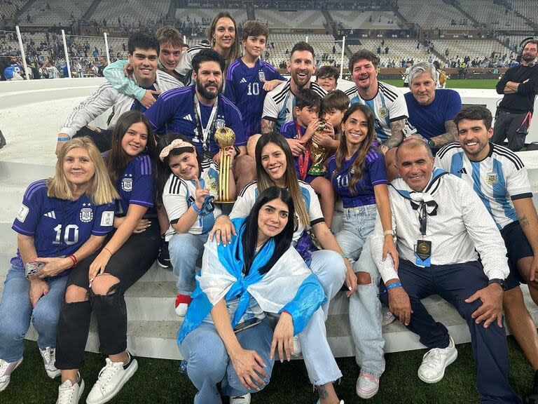 La familia completa alentó a Lionel Messi en el Mundial de Qatar 2022 (Foto: Instagram @antonelaroccuzzo)