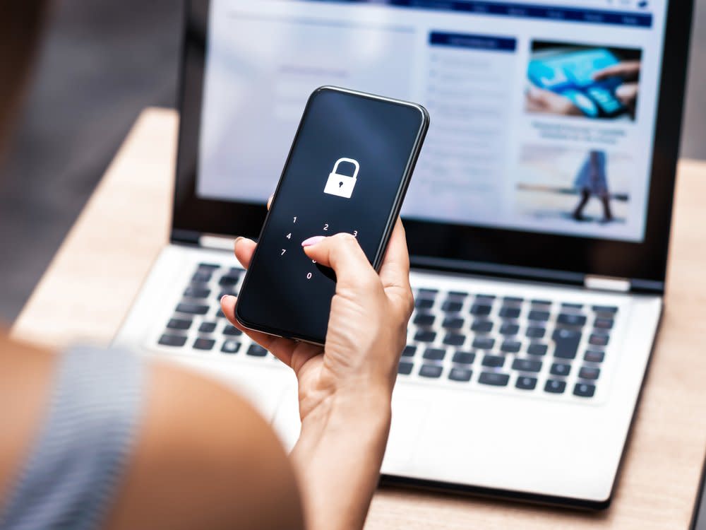 Die Zwei-Faktor-Authentifizierung ist eine der sichersten Methoden, um seinen Online-Account zu schützen. (Bild: Tero Vesalainen/Shutterstock.com)