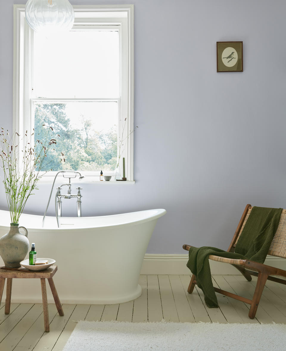 9. Use lilac for a tranquil bathroom