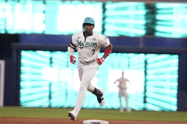 Marlins bringing back teal throwback uniforms in 2019 : r/baseball