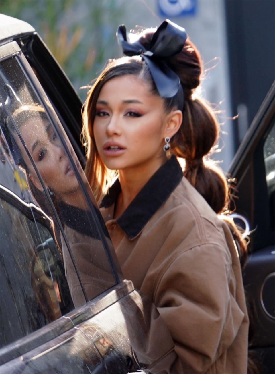 Ariana Grande Shows Off Massive Bubble Ponytail That Goes All the Way Down to Her Legs