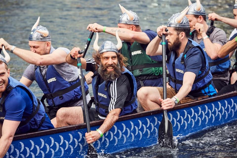 Vikings assemble: racers compete in a Dragon Boat (ES Local Feed )