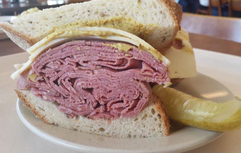 Indiana: Peppered Beef, Shapiro’s Delicatessen (Indianapolis)