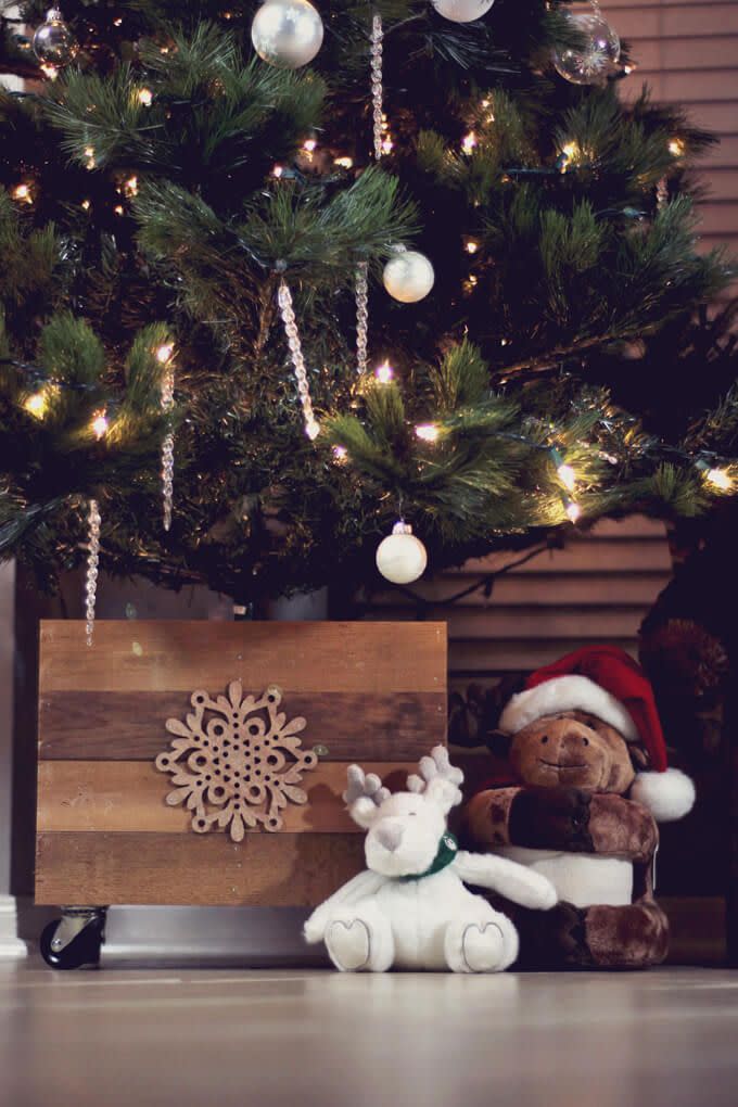 Snowflake Christmas Tree Stand Box