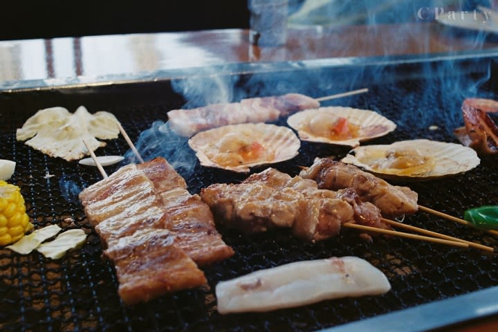 海鮮食材也是每年烤肉的採買重點。