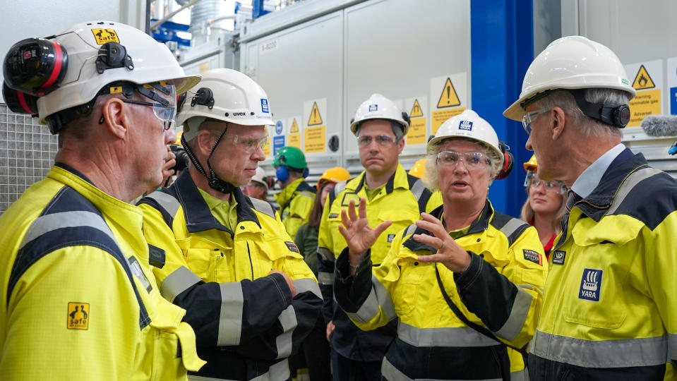 Official tour of the newly opened renewable hydrogen plant