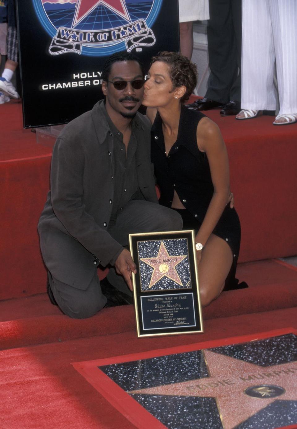 1996: Eddie Murphy gets a smooch and a star