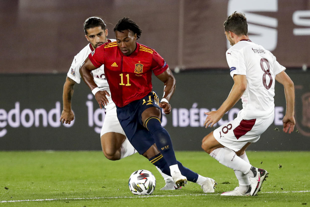 , SPAIN - OCTOBER 10: (L-R) Rodriguez of Switzerland, Adama Traore of Spain, Freuler of Switzerland during the  UEFA Nations league match between Spain  v Switzerland  on October 10, 2020 (Photo by David S. Bustamante/Soccrates/Getty Images)