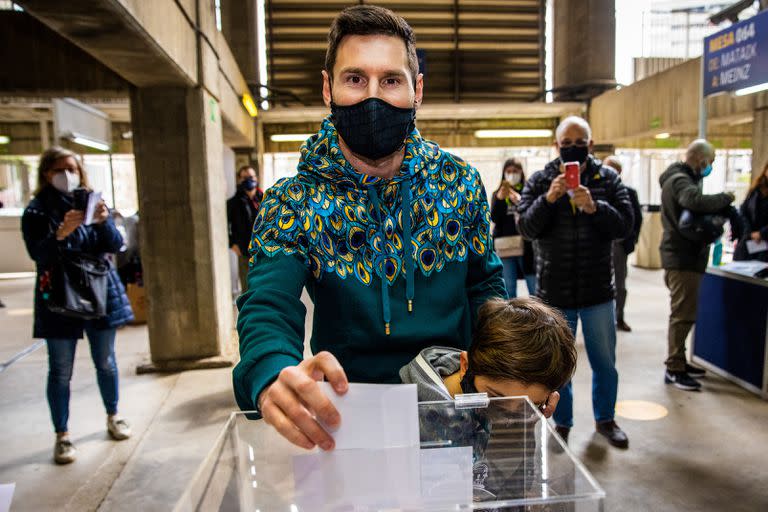 Elecciones en el Fútbol Club Barcelona.
Votación de Lionel Messi.



