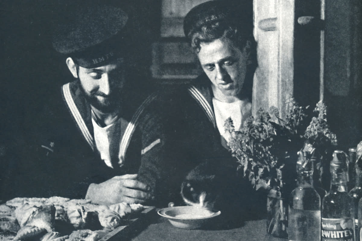 https://www.gettyimages.co.uk/detail/news-photo/soft-drinks-1941-two-sailors-in-uniform-sit-at-a-table-news-photo/918916482?adppopup=true