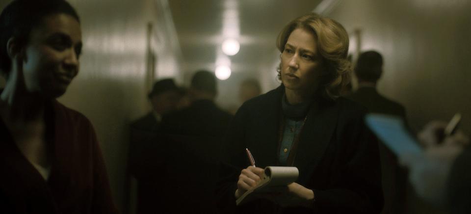 Carrie Coon as Jean Cole in 20th Century Studios' BOSTON STRANGLER, exclusively on Hulu. Photo courtesy of 20th Century Studios.