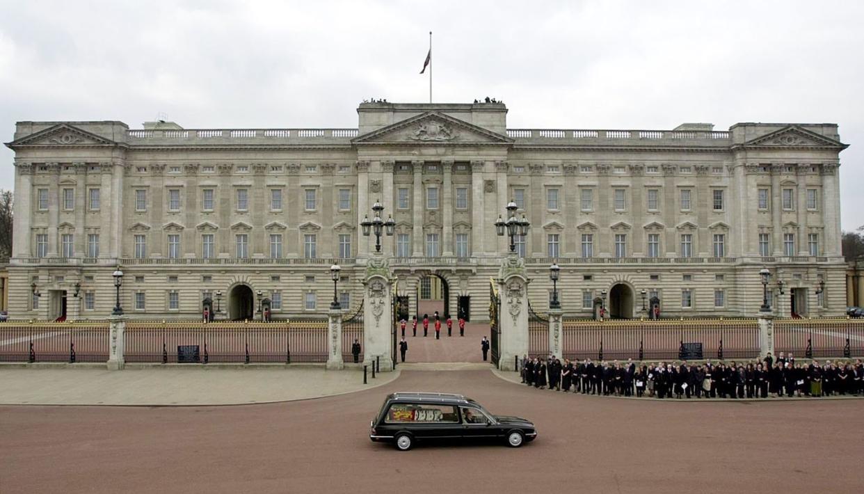 royalty funeral of the queen mother london