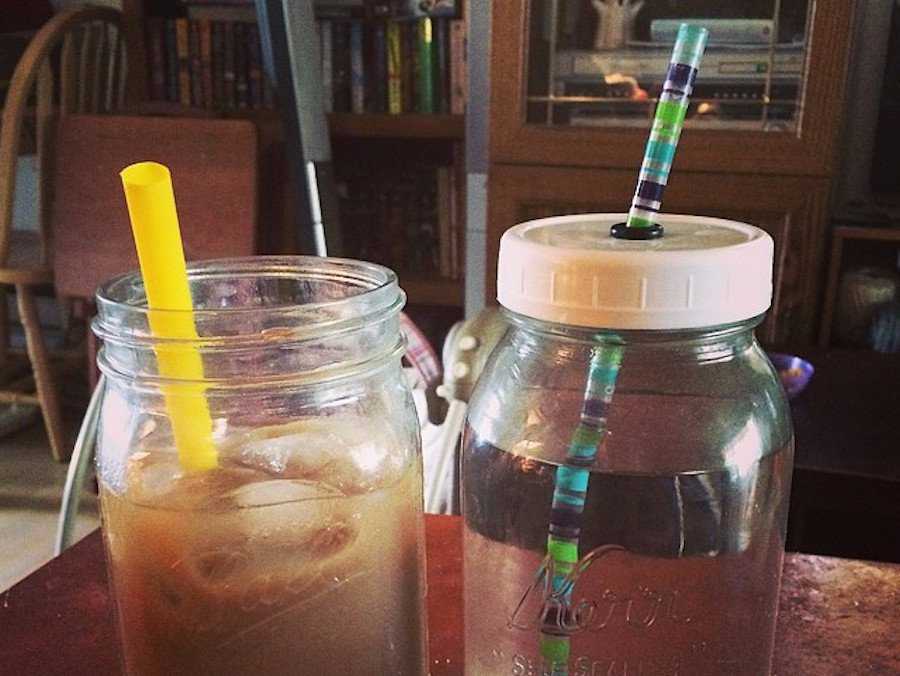 mason jar cups with lids