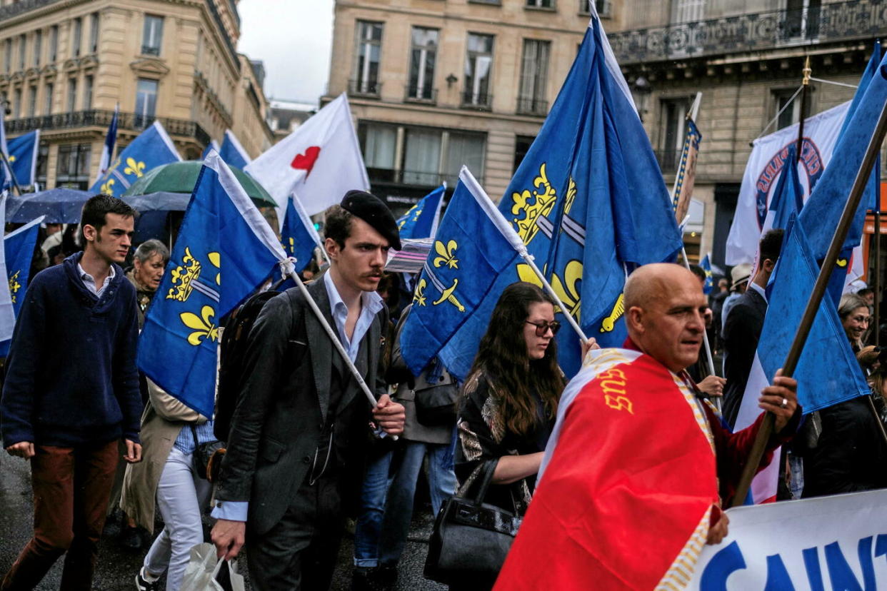 Le 7 mai 2023, des partisans de Civitas rendent hommage à Jeanne d'Arc dans les rues de Paris.  - Credit:Noémie Coissac/Hans Lucas via AFP