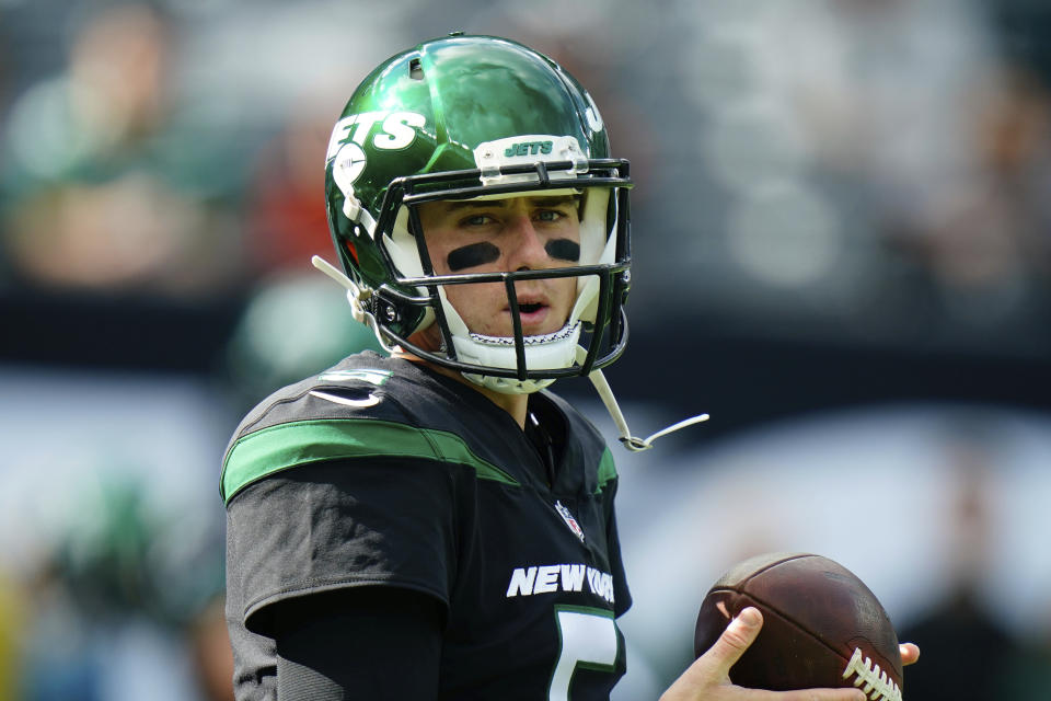 New York Jets quarterback Mike White warms-up before an NFL football game against the Cincinnati Bengals, Sunday, Oct. 31, 2021, in East Rutherford, N.J. (AP Photo/Frank Franklin II)