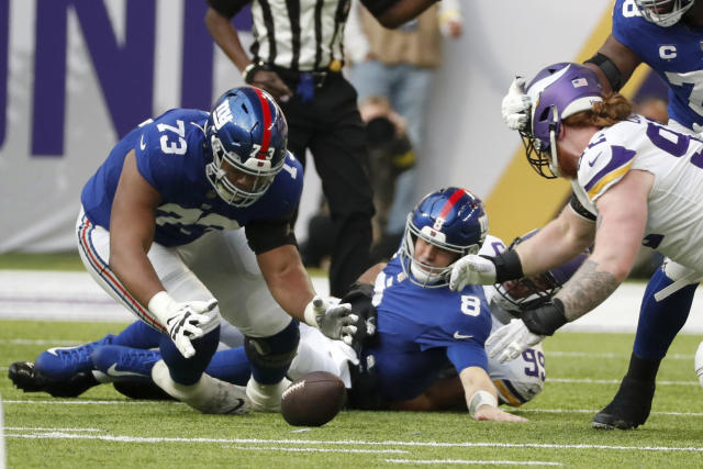 Giants drop chance to clinch playoff spot in loss to Vikings