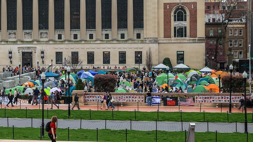 <div>House Speaker Mike Johnson faced boos and loud chants from protesting students as he delivered a speech during his visit to Columbia University on Wednesday. (Photo by Selcuk Acar/Anadolu via Getty Images)</div>