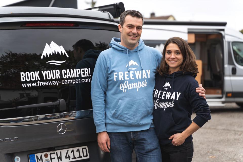 Die Camping-Fans Nikolai Voitiouk und seine Frau Julia Blum vermitteln über ihre Plattform Freewaycamper Wohnmobile an Urlauber. - Copyright: Freewaycamper