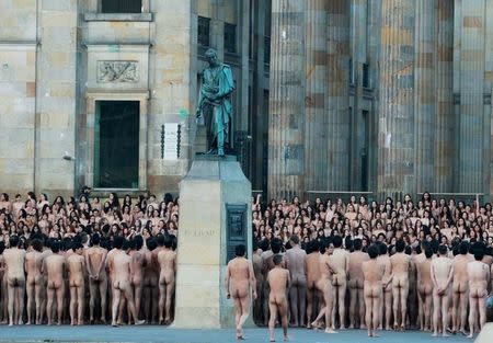 Naked volunteers pose for U.S. artist Spencer Tunick at Bolivar Square in Bogota,Colombia. June 5,2016. REUTERS/John Vizcaino