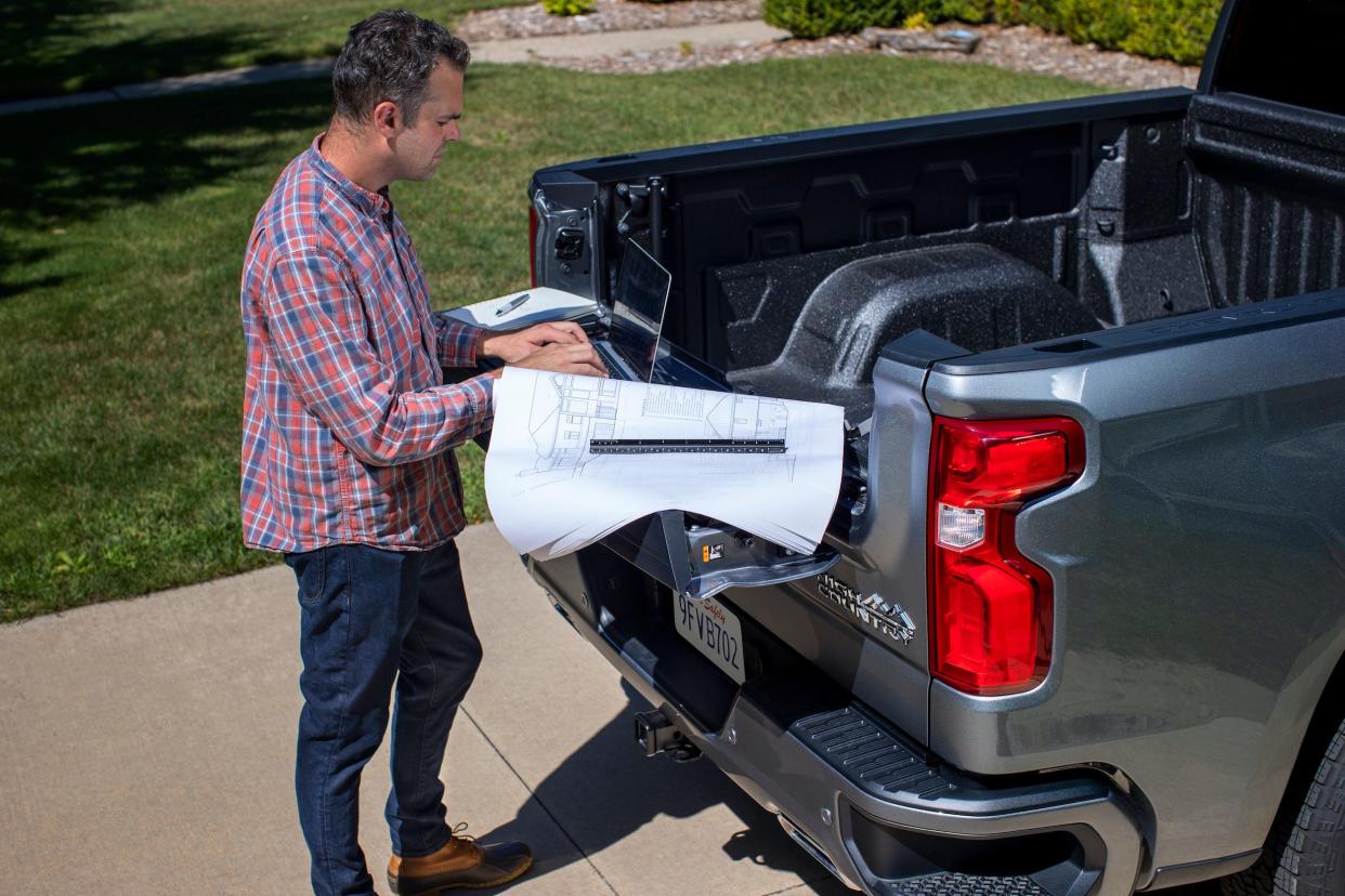 2021 Chevrolet Silverado Multi Flex Tailgate 11