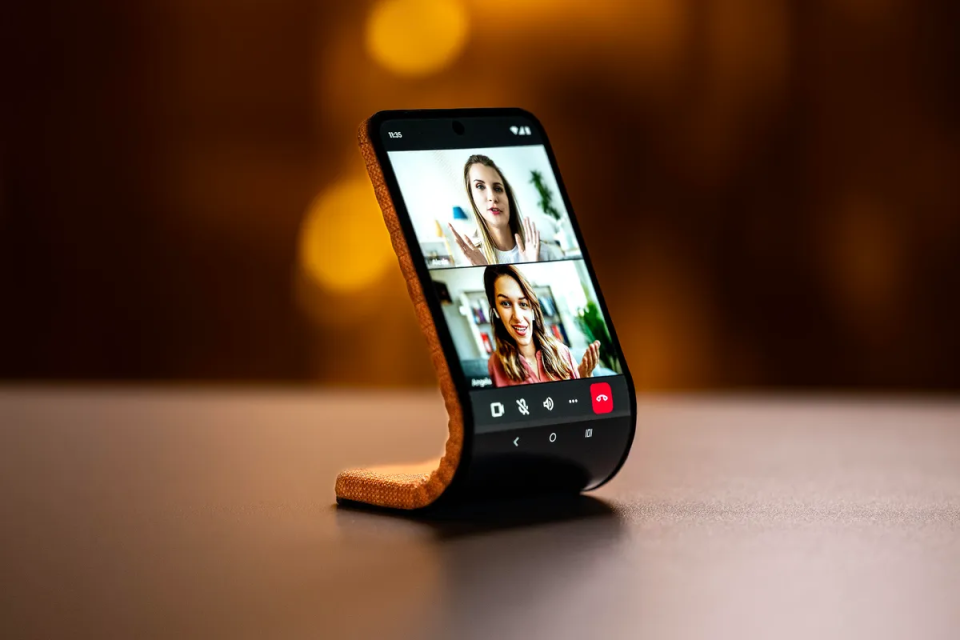 El concepto de smartphone flexible de Motorola (Motorola)