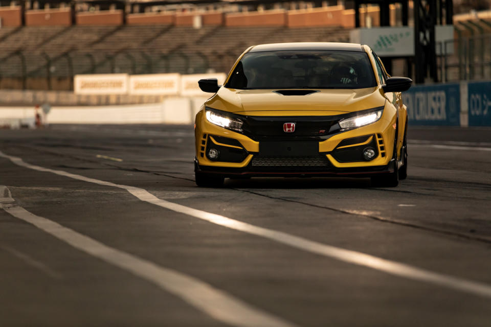 304372_Honda_Civic_Type_R_Limited_Edition_Suzuka_Circuit.jpg