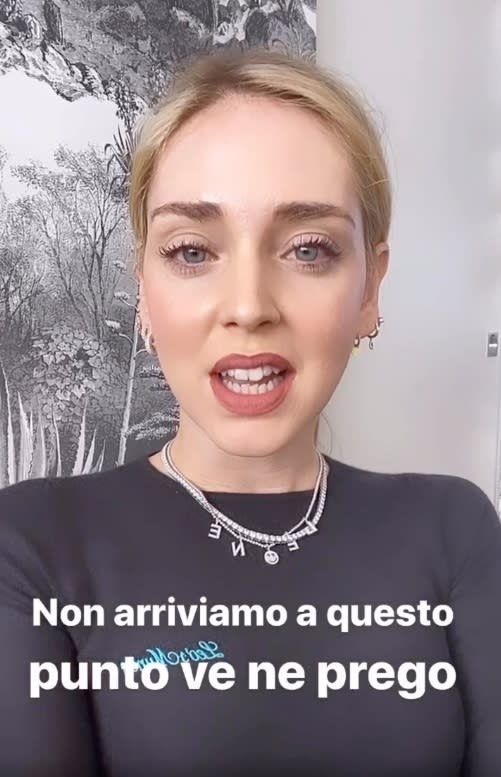 "Ragazzi, restate a casa. E' inutile minimizzare la questione come invece molti stanno facendo", è l'appello di Chiara Ferragni che insieme al marito ha donato 100mila euro per potenziare il reparto di terapia intensiva del San Raffaele. <a href="https://it.yahoo.com/notizie/coronavirus-ferragni-e-fedez-donano-100-mila-euro-al-san-raffaele-115149307.html" data-ylk="slk:LEGGI QUI LA NOTIZIA;elm:context_link;itc:0;sec:content-canvas;outcm:mb_qualified_link;_E:mb_qualified_link;ct:story;" class="link  yahoo-link"><strong>LEGGI QUI LA NOTIZIA</strong></a>