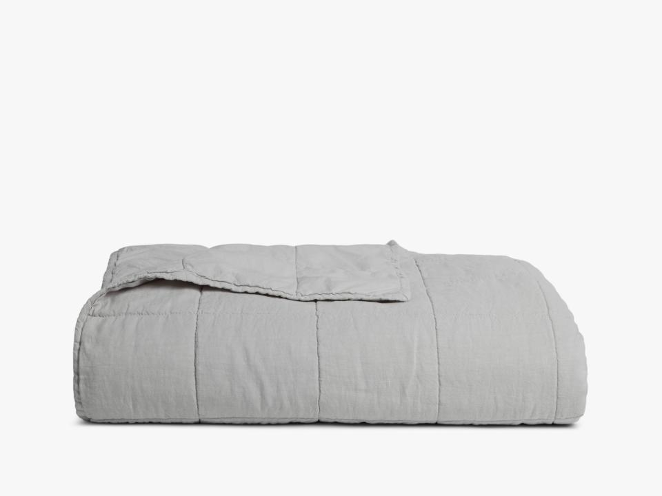 <p><a href="https://go.redirectingat.com?id=74968X1596630&url=https%3A%2F%2Fwww.parachutehome.com%2Fproducts%2Fessential-quilt&sref=https%3A%2F%2Fwww.townandcountrymag.com%2Fstyle%2Fhome-decor%2Fg38202830%2Fbest-blankets%2F" rel="nofollow noopener" target="_blank" data-ylk="slk:Shop Now;elm:context_link;itc:0;sec:content-canvas" class="link ">Shop Now</a></p><p>Linen Box Quilt</p><p>parachutehome.com</p><p>$259.00</p>