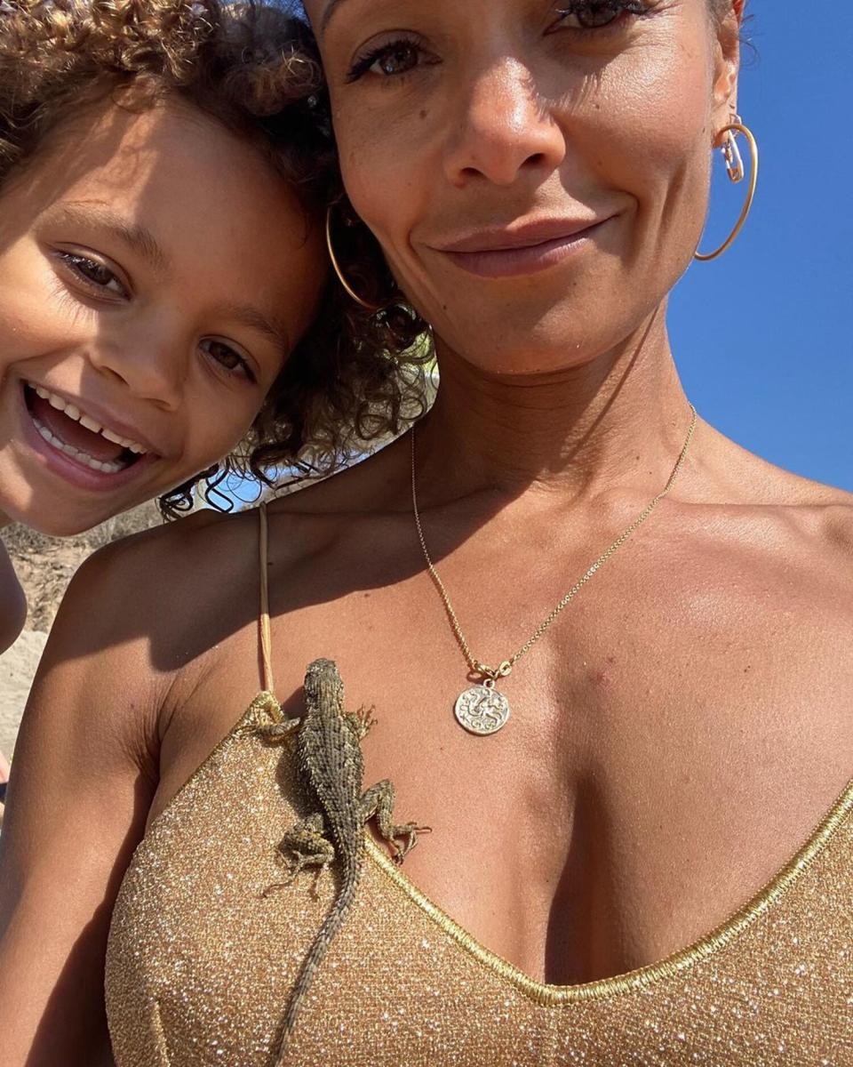 My kid came across this cute blue bottom lizard (I love lizards) on the sand