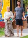 <p>Elsa Pataky and Chris Hemsworth enjoy a barefoot breakfast at Byron's Bayleaf cafe in New South Wales, Australia on Wednesday. </p>