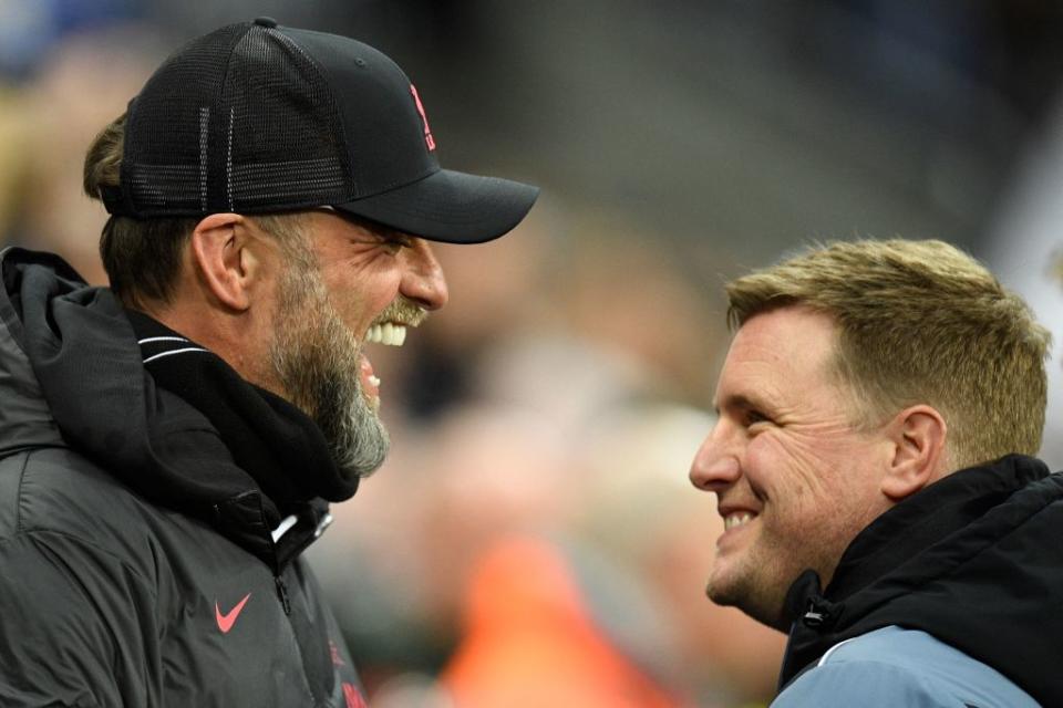 Liverpools Trainer Jürgen Klopp (links) und Newcastle United-Cheftrainer Eddie Howe (rechts).  Foto von OLI SCARFF/AFP über Getty Images)