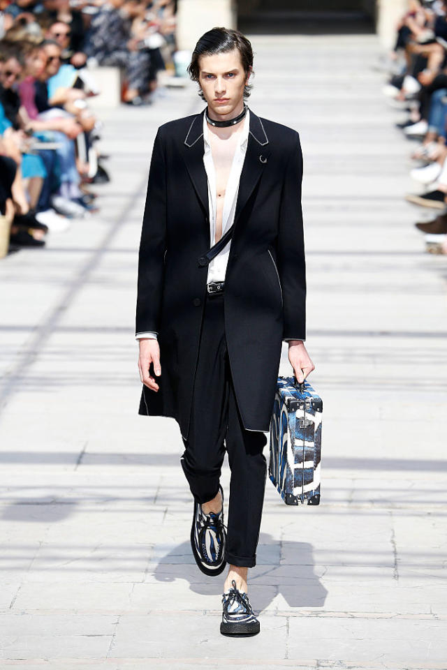 Louis Vuitton Spring 2017: Paris Men's Fashion Week [PHOTOS