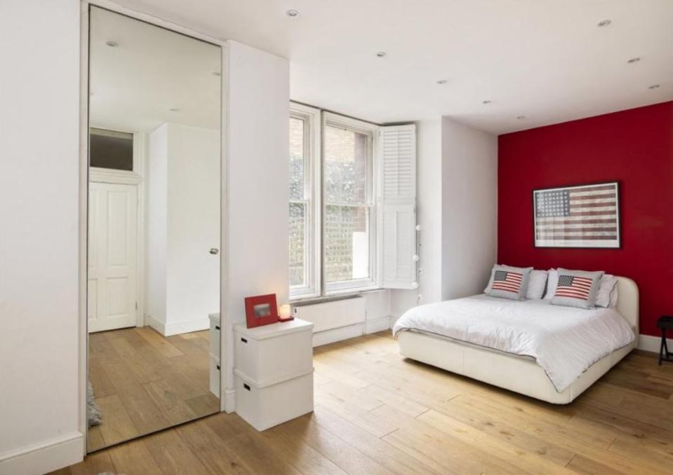 Seven-figure home: This one-bedroom apartment on Embankment Gardens in Chelsea is listed on Rightmove for £1m (Rightmove/Russell Simpson)