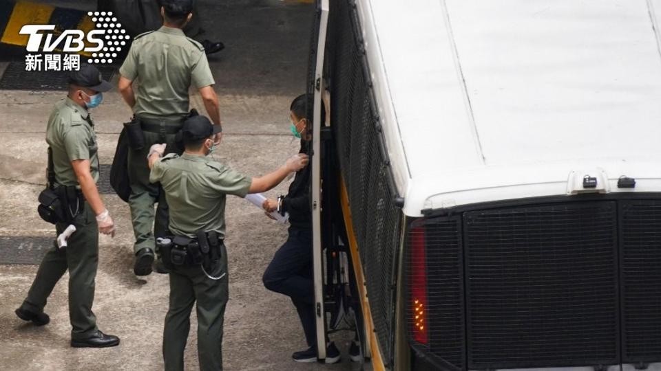 香港警方以違反「國安法」為由，逮捕蘋果日報多名高層。（圖／達志影像路透社）