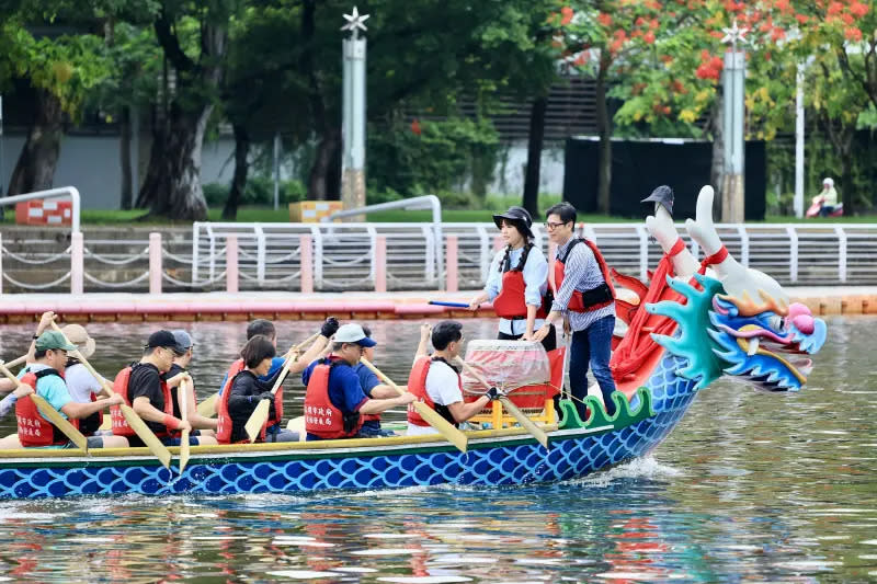 ▲去年拿下勝利的高雄市政府隊，今年再度由市長陳其邁領軍參賽，風雨無阻誓言要拿下二連霸。(圖／高市府提供)