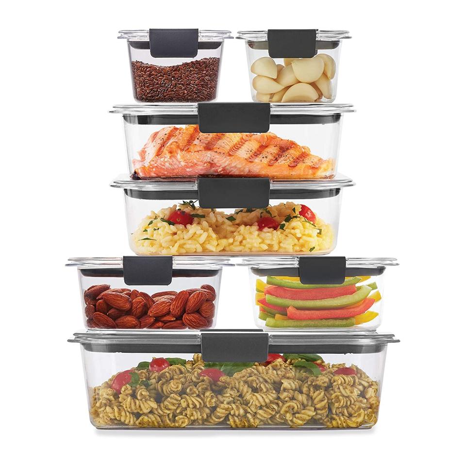 AMZH Rubbermaid containers $4 apiece