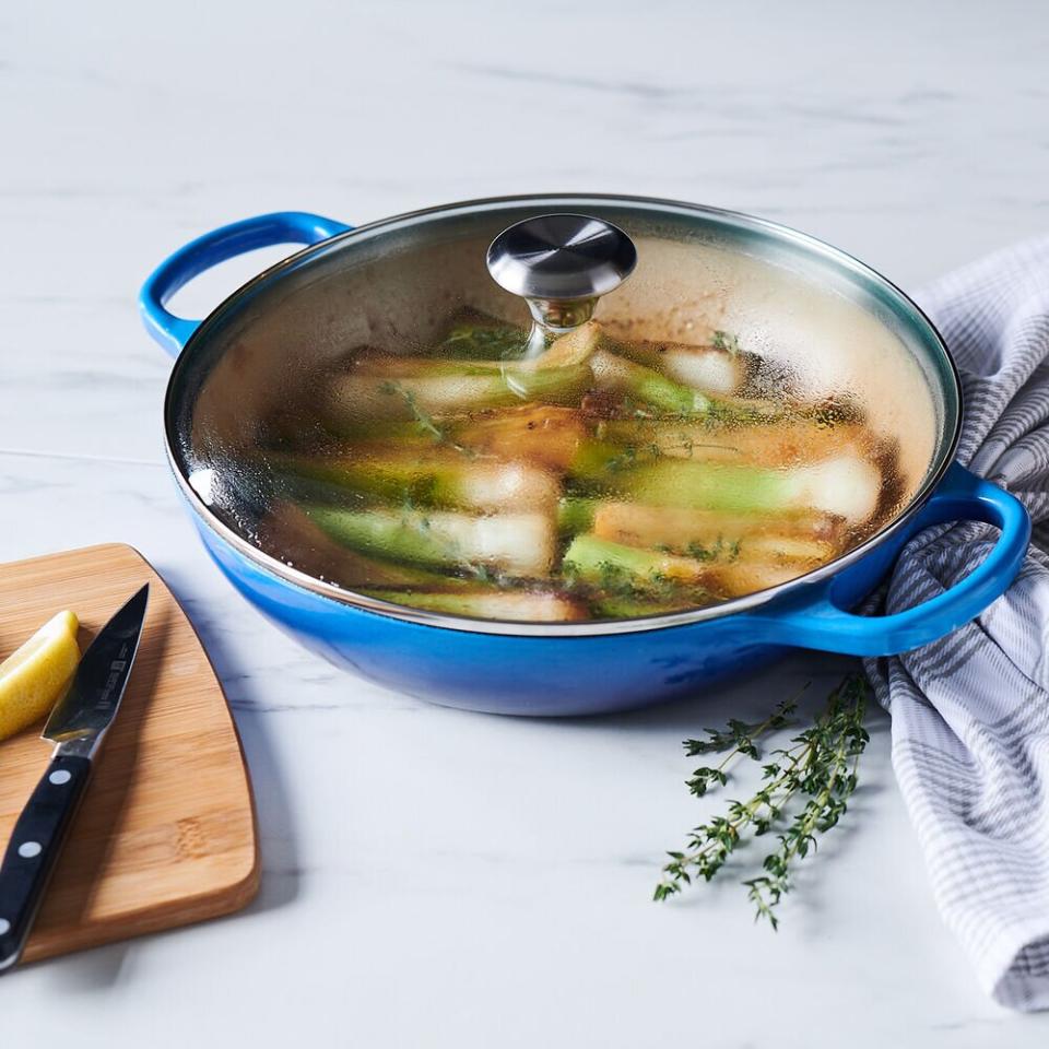 le creuset buffet casserole with class lid