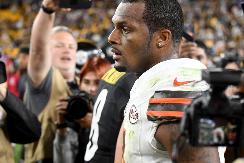 Browns quarterback Deshaun Watson leaves the field after losing at the Pittsburgh Steelers, Monday, Sept. 18, 2023.