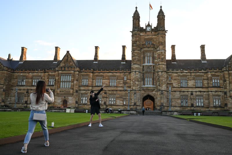 The Wider Image: Chinese students in Australia head home as coronavirus upends study