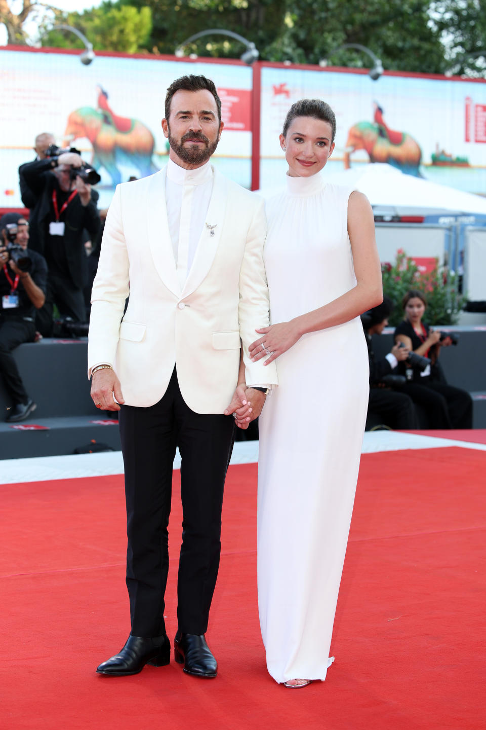 VENICE, ITALY – AUGUST 28: Justin Theroux and Nicole Brydon Bloom attend a red carpet for the film "Beetlejuice Beetlejuice" during the 81st Venice International Film Festival on August 28, 2024 in Venice, Italy. (Photo by Daniele Venturelli/WireImage)