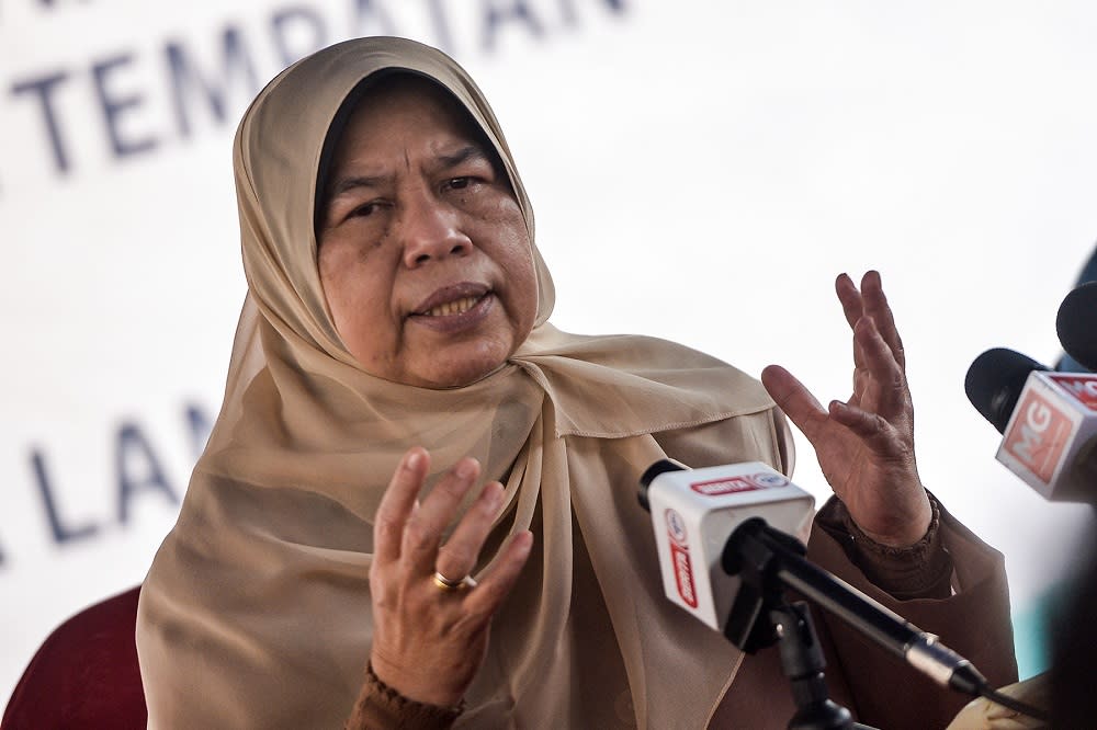 Housing and Local Government Minister Datuk Zuraida Kamaruddin speaks during a press conference in Kuala Langat April 15, 2021. ― Picture by Miera Zulyana