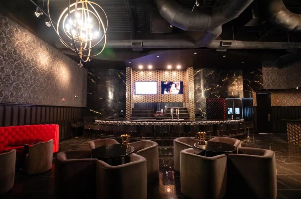 Bonnie & Clyde’s Lounge is an upscale bar with entertainment and rooftop space at Promenade on Providence in south Charlotte.