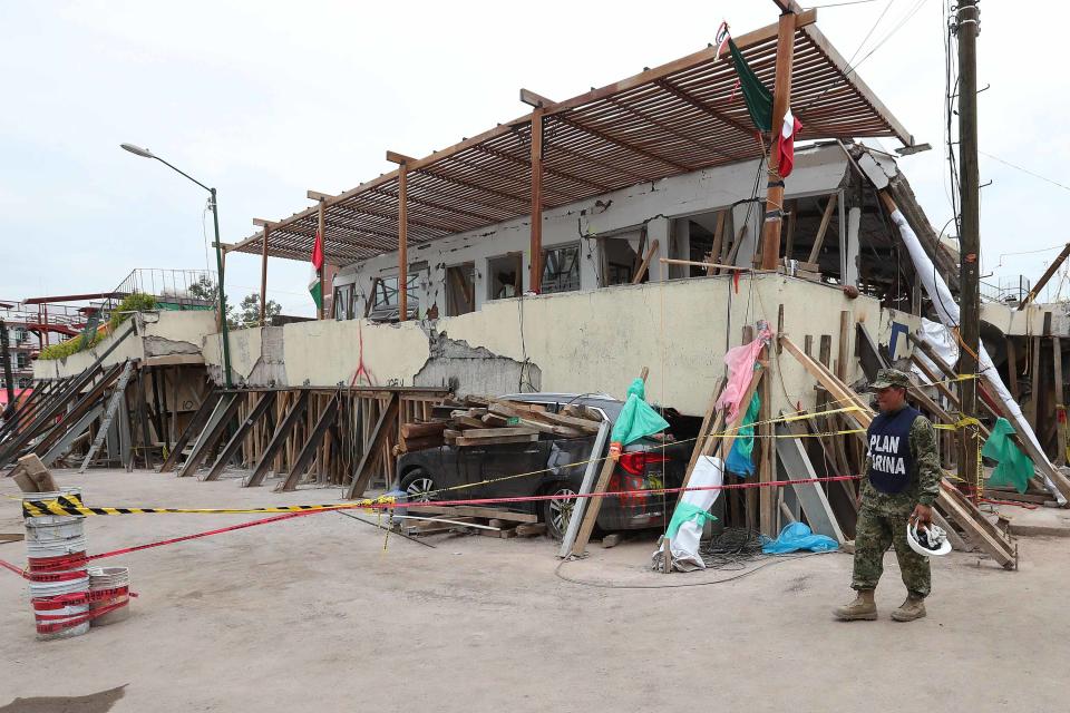 <p>CIUDAD DE MEXICO, Earthquake/Terremoto-CDMX.- Aspectos de las labores de rescate y búsqueda de sobrevivientes que tuvieron lugar este 23 de septiembre de 2017, en el edificio colapsado del Colegio Enrique Rébsamen, ubicado en la calle Rancho Tamboreo y Calzada de las Brujas, en Coapa, al Sur de la Ciudad de México. Foto: Agencia EL UNIVERSAL/Ariel Ojeda/AFBV </p>