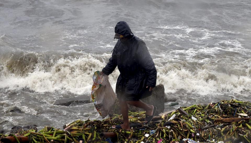 Typhoon Koppu pounds the Philippines