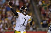 Sep 24, 2018; Tampa, FL, USA; Pittsburgh Steelers quarterback Ben Roethlisberger (7) passes the ball during the second half against the Tampa Bay Buccaneers at Raymond James Stadium. Mandatory Credit: Douglas DeFelice-USA TODAY Sports