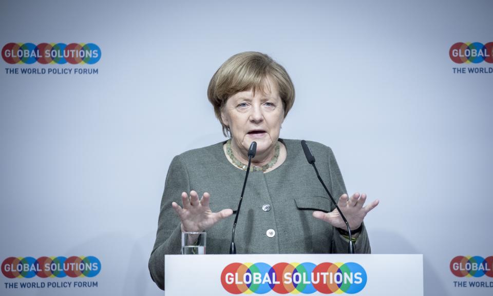 Bundeskanzlerin Angela Merkel (CDU) spricht beim “Global Solutions Summit” zu den Teilnehmern. (Bild: Kay Nietfeld/dpa)