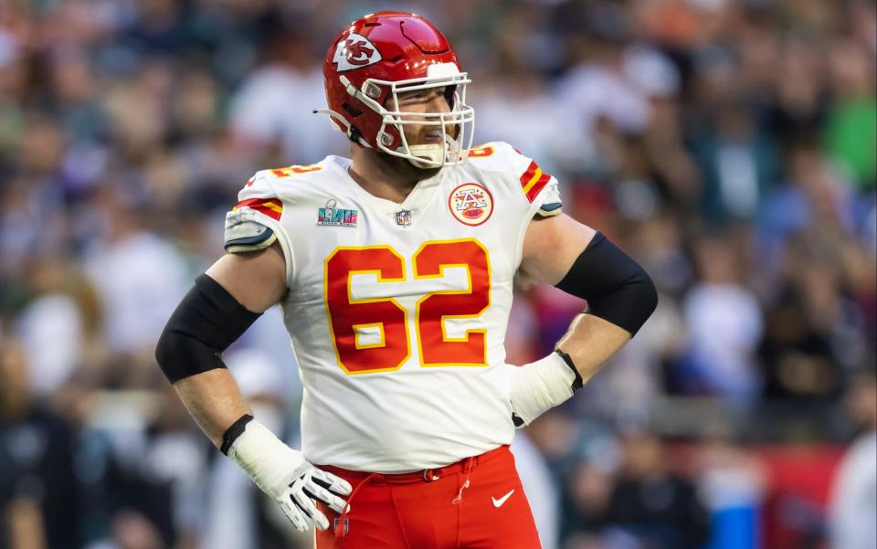 Feb 12, 2023; Glendale, Arizona, US; Kansas City Chiefs guard Joe Thuney (62) against the Philadelphia Eagles during Super Bowl LVII at State Farm Stadium. Mandatory Credit: Mark J. Rebilas-USA TODAY Sports