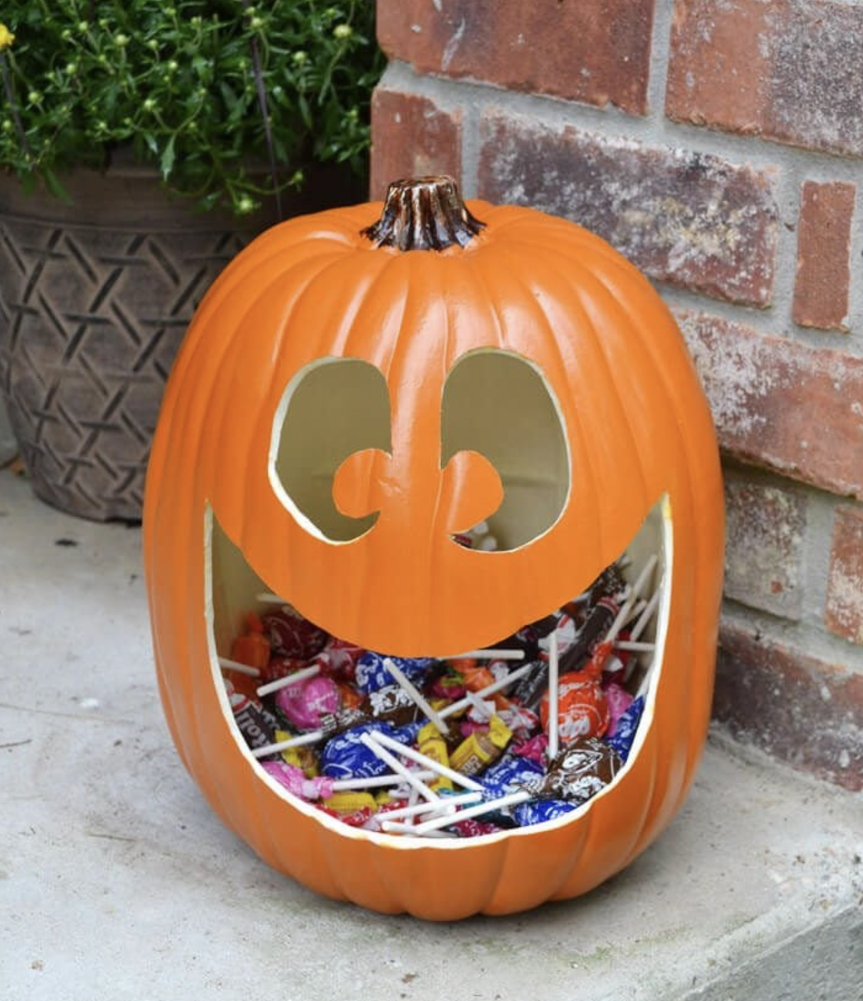 halloween porch décor